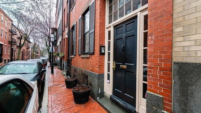 Building Photo - 7 Fayette St
