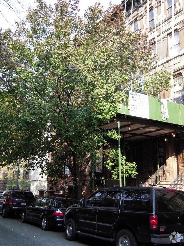 Foto del edificio - 19 W 121st St