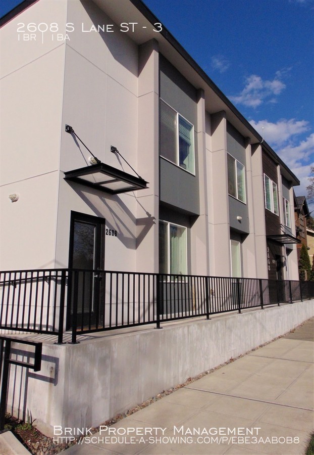 Building Photo - 2608 S Lane St