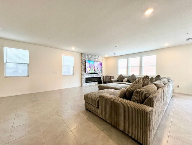 Foto del edificio - NEWER BUILT 4BD/2.5BA HOME IN GATED NORTHW...