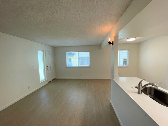 Foto del edificio - Remodeled 2+1 Townhome in Villa Ventura