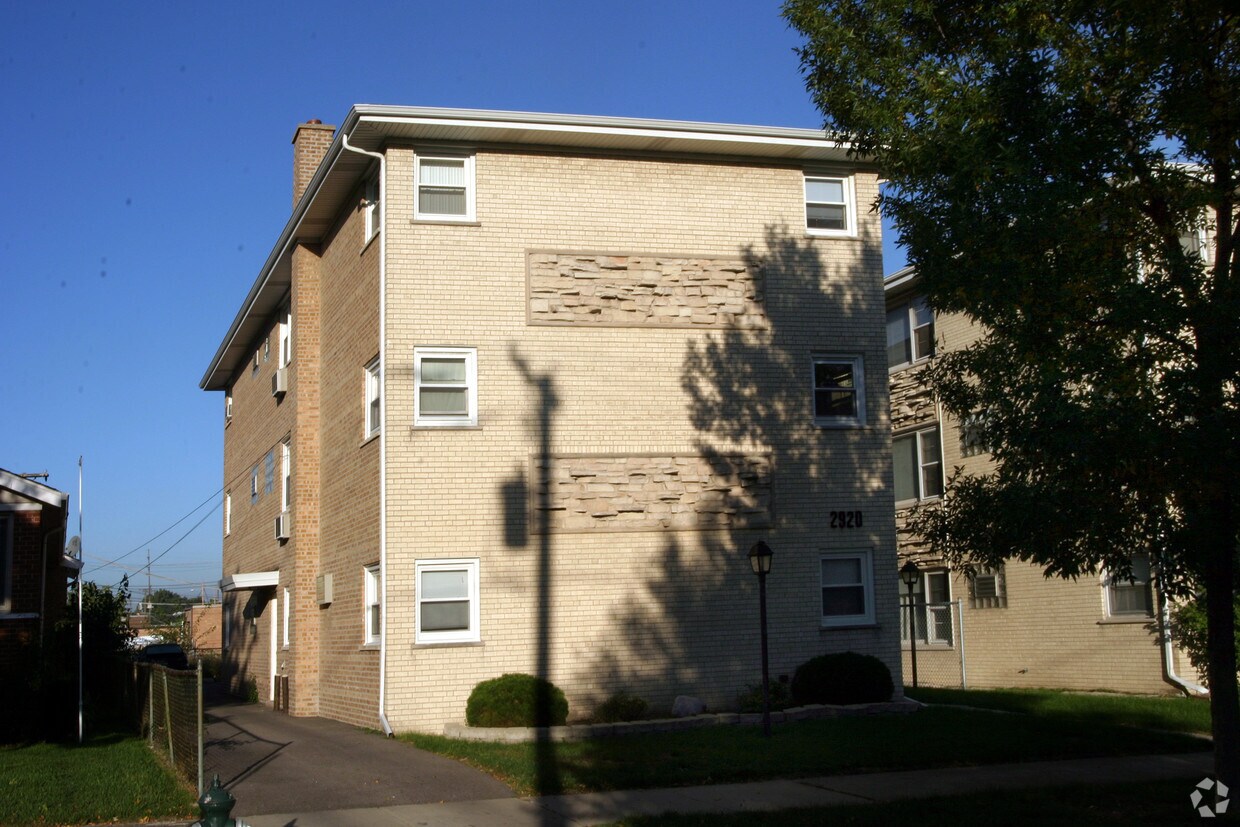2920 Willow Rd, Franklin Park, IL 60131 Apartments in Franklin Park, IL