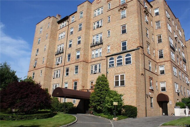 Building Photo - 490 Bleeker Ave