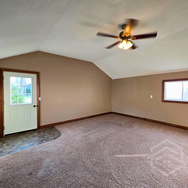 Building Photo - 3-Bedroom House in Norwich!!