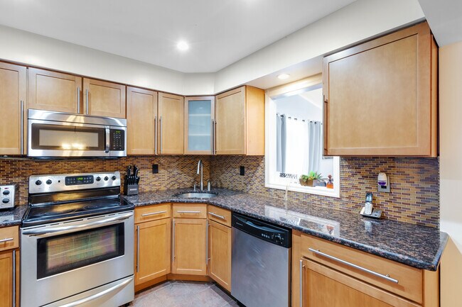 Foto del edificio - 6405 Liberty Ave