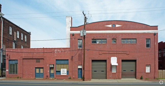 Building Photo - Bliley's Garage Apartments