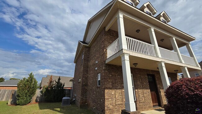 Building Photo - 103 Clarissa Dr