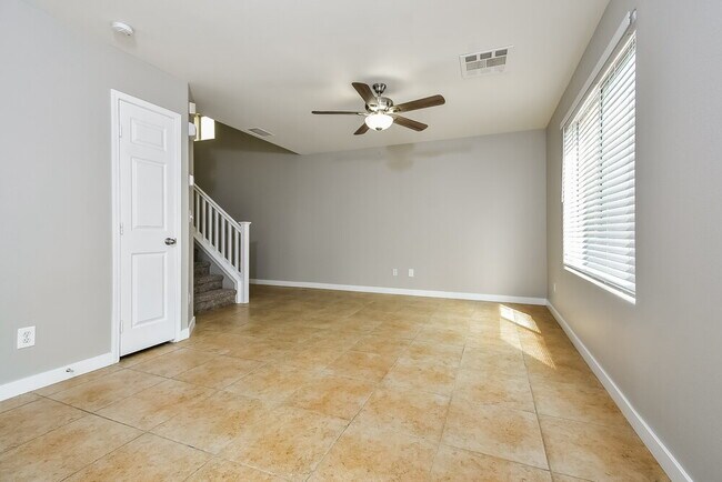 Foto del edificio - 5162 Dillingham Dr