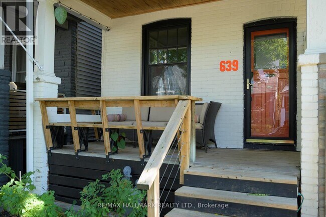 Photo du bâtiment - 639 Rhodes Ave