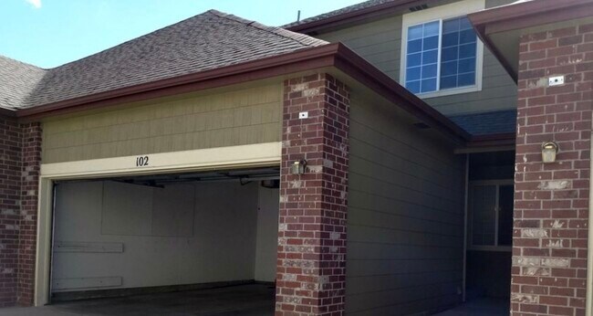 Building Photo - 2855 Rock Creek Cir