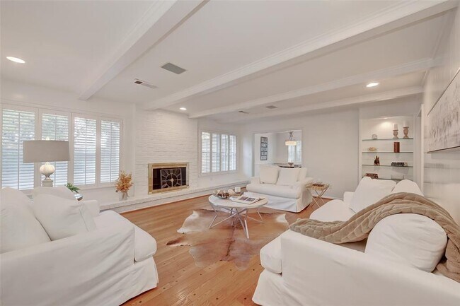 Building Photo - 938 Magdalene Dr