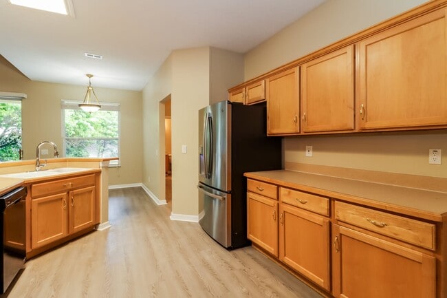 Building Photo - 17905 Sparrows Nest Dr