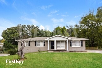 Building Photo - 4104 Middle Dr
