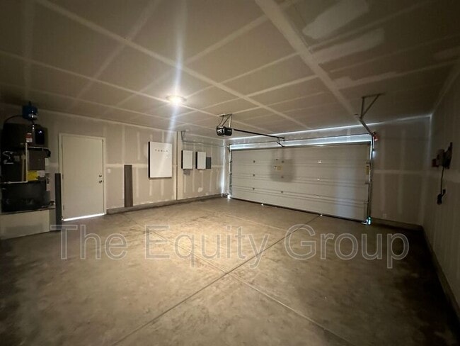 Building Photo - 1112 East Cameron Ave