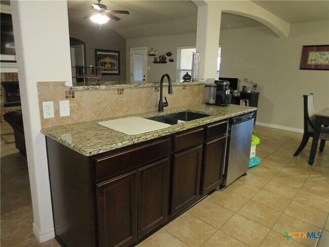Building Photo - 9805 Kaitlyn Dr