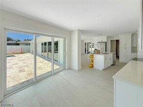 Building Photo - 6950 Overlook Dr