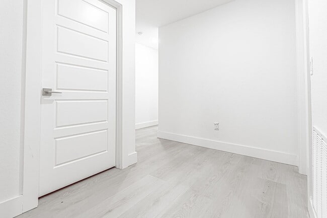 Foto del edificio - Welcome to the modern Townhomes in Bentonville