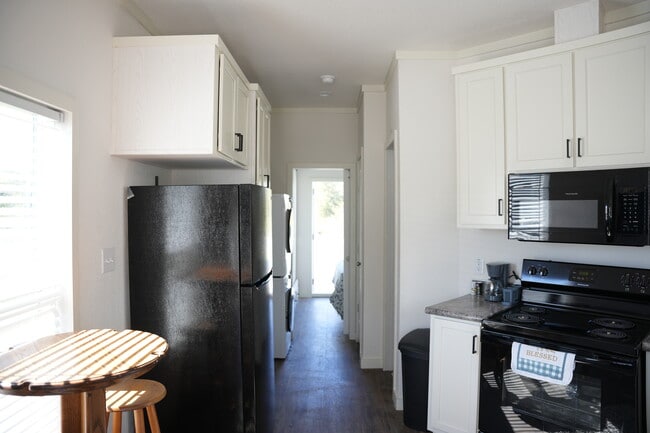 Building Photo - Tiny Home A28 Retreat