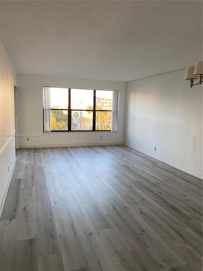 Foto del edificio - 2309 S Cypress Bend Dr