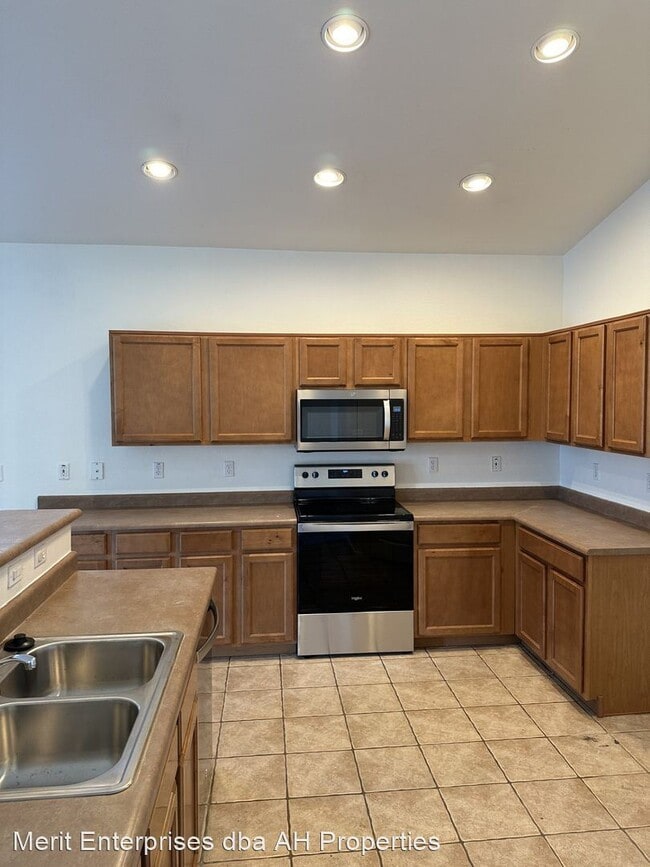 Building Photo - 4 br, 2 bath House - 21727 E CAMINA PLATA