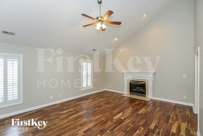 Foto del edificio - 1590 Pine Creek Rd