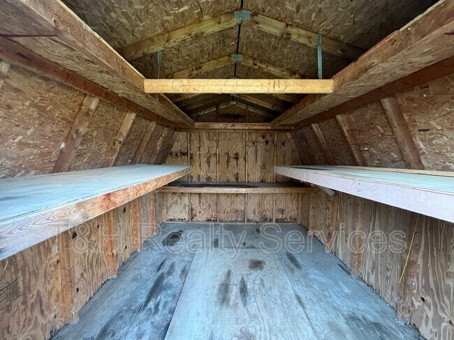 Building Photo - 5020 Bahia Dr