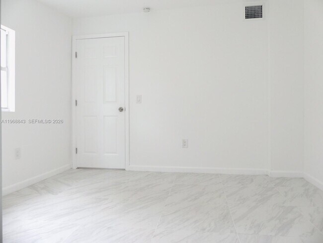 Foto del edificio - 2275 NW 99th Terrace