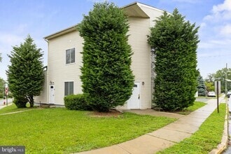 Building Photo - 7 E Mill Rd