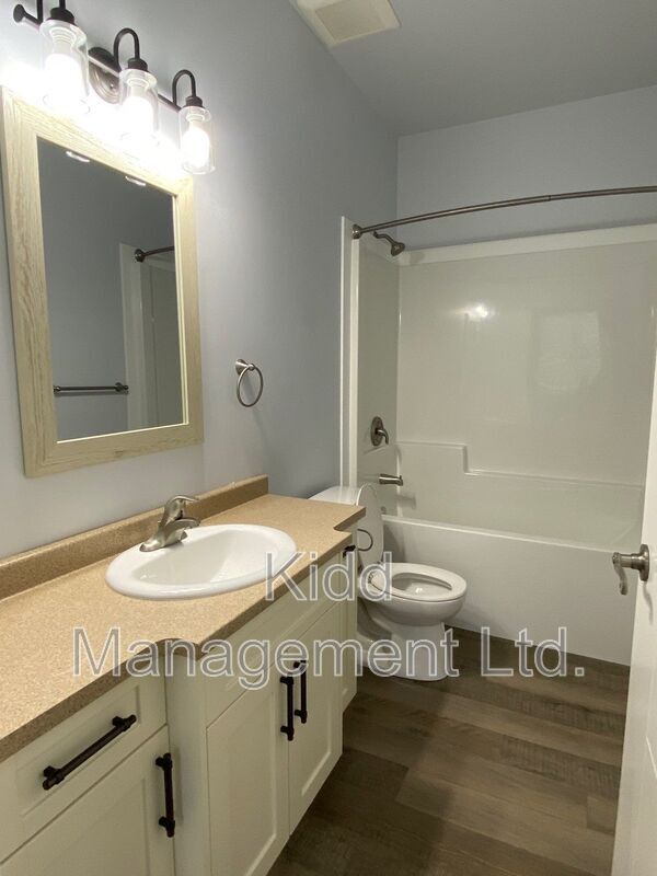 Building Photo - 107 Monterey Rd