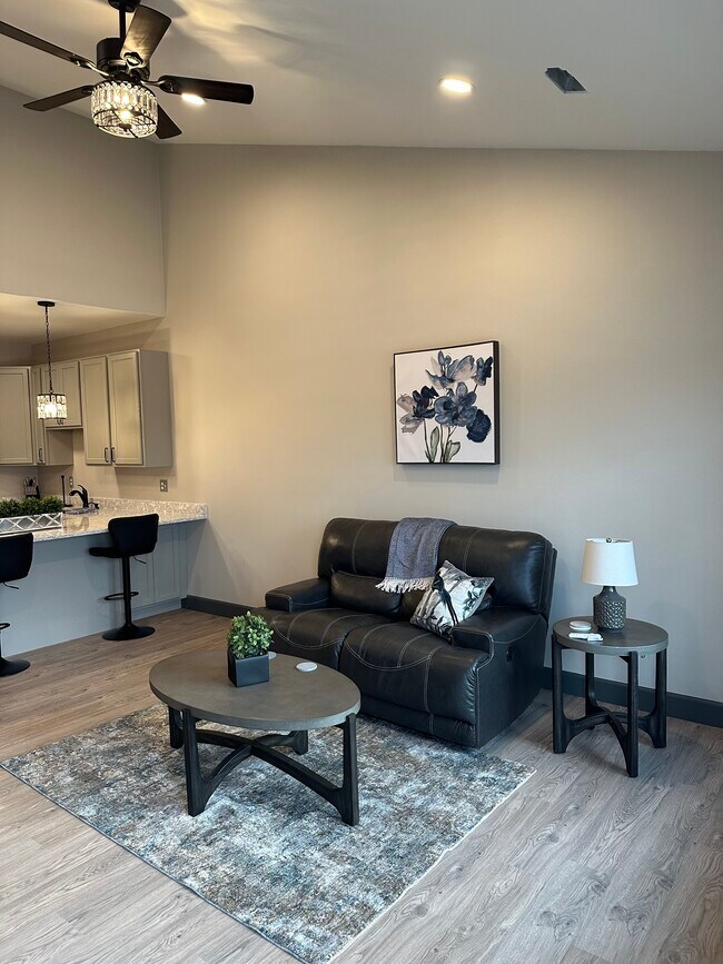 Decoración moderna y de buen gusto - 200 Jaycee Dr