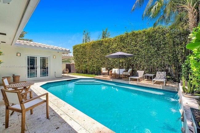 Foto del edificio - 5915 La Gorce Dr