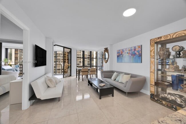 Foto del edificio - 1915 Brickell Ave