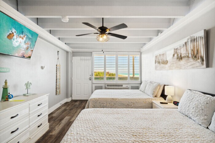 Primary Photo - Cozy Beachfront Studio Newly Renovated wit...