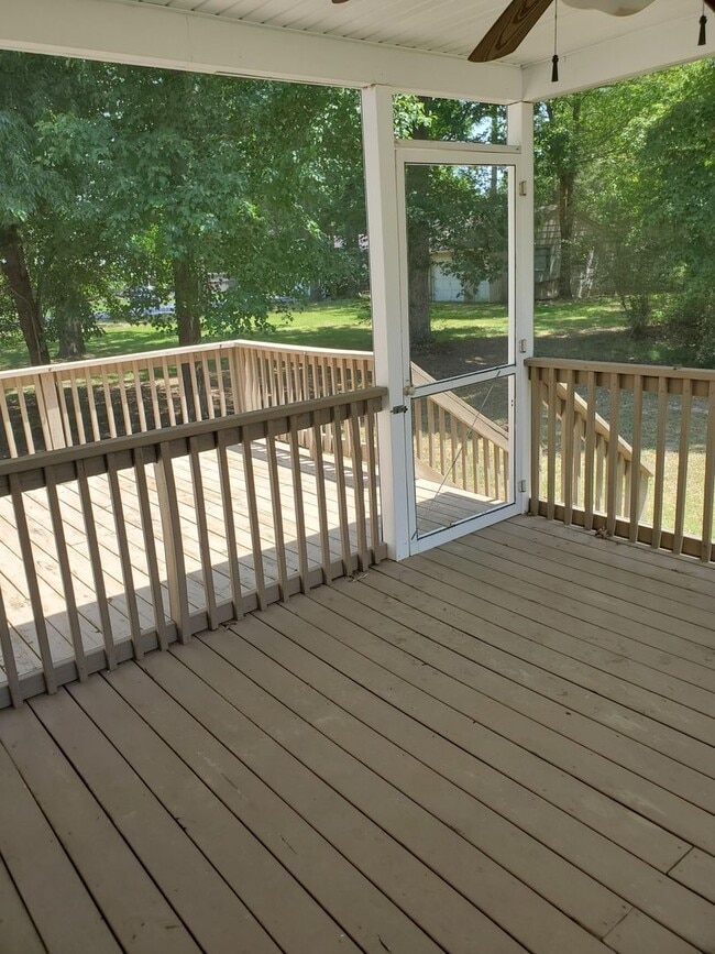 Building Photo - Chesterfield-4 bed 3 1/2 bath Home with 2 Primary Bedrooms