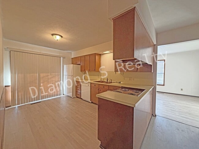 Foto del edificio - Cute 2 bedroom Duplex Unit Available Now!