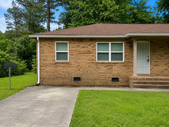 Foto del edificio - 5610 Spring Garden Ln