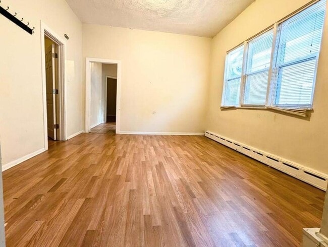 Foto del edificio - 8125 S Escanaba Ave