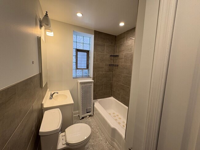 Foto del edificio - 2754 W Giddings St