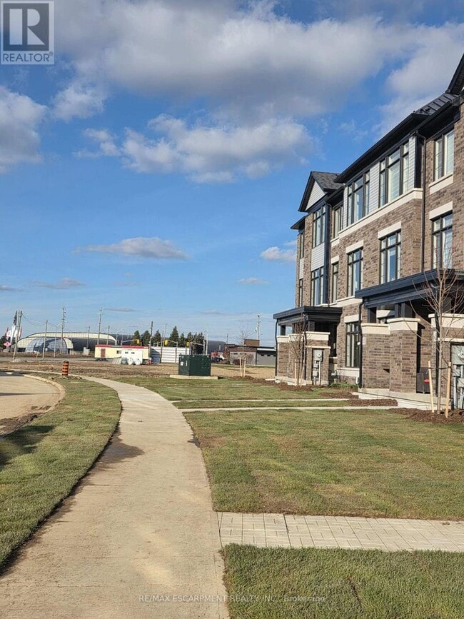 Building Photo - 484 Provident Wy