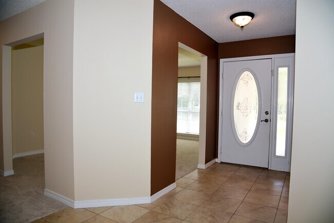 Building Photo - 1410 Ernest Hemingway Dr