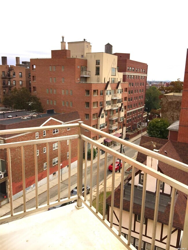 Foto del edificio - 116-11 Curzon Rd