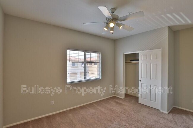 Foto del edificio - 525 N Miller Rd