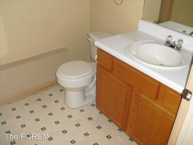Building Photo - 4 br, 2.5 bath House - 4870 Lake Park Lane