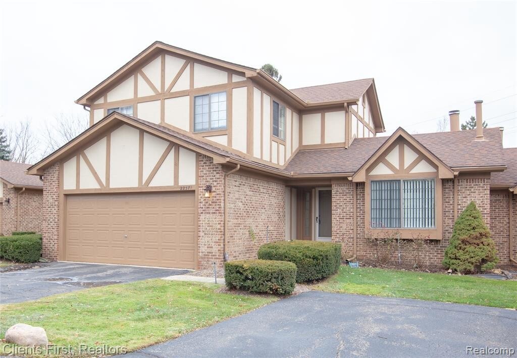 Primary Photo - 22371 Chelsea Ln