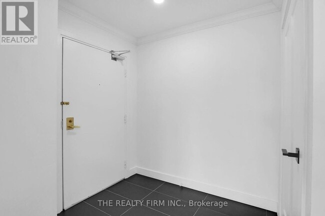 Building Photo - 860 Commissioners Rd E