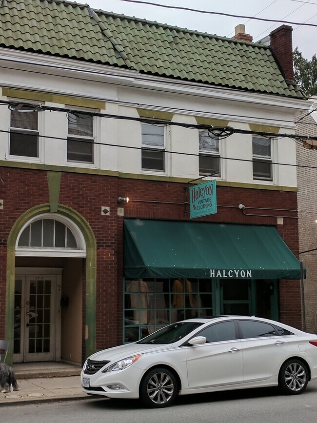 Foto del edificio - 117 N Robinson St