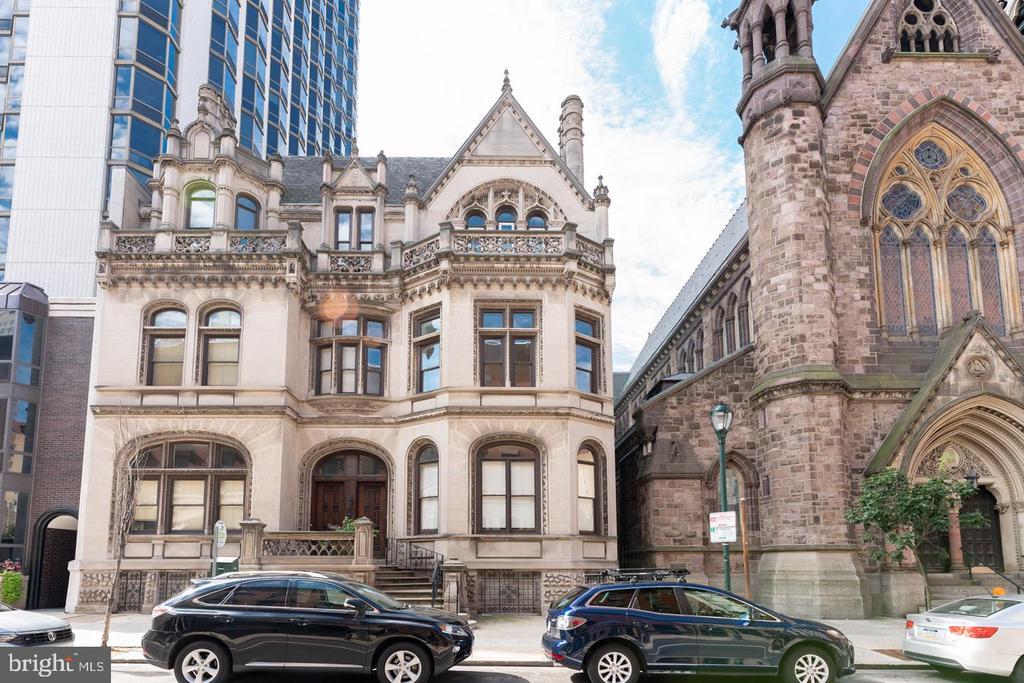 Primary Photo - 2020 Walnut St