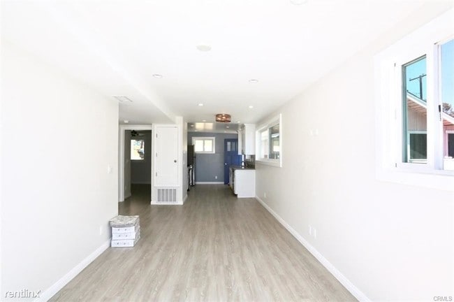 Building Photo - 2 br, 1 bath House - 662 S Coast Hwy Apt B