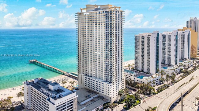 Foto del edificio - 16699 Collins Ave