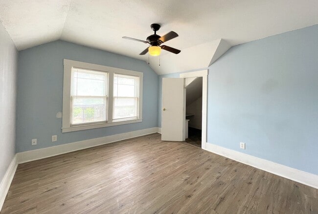 Building Photo - 511 N Poplar St